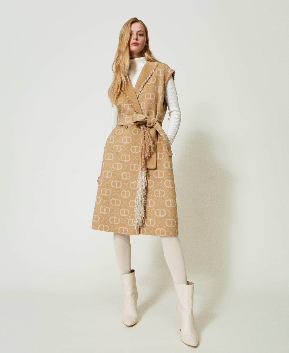 Reversible double wool blend embroidered gilet