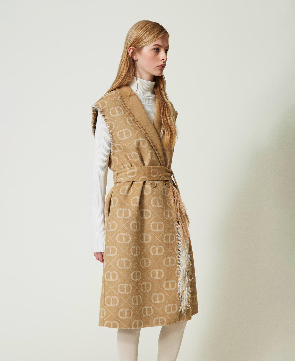 Reversible double wool blend embroidered gilet