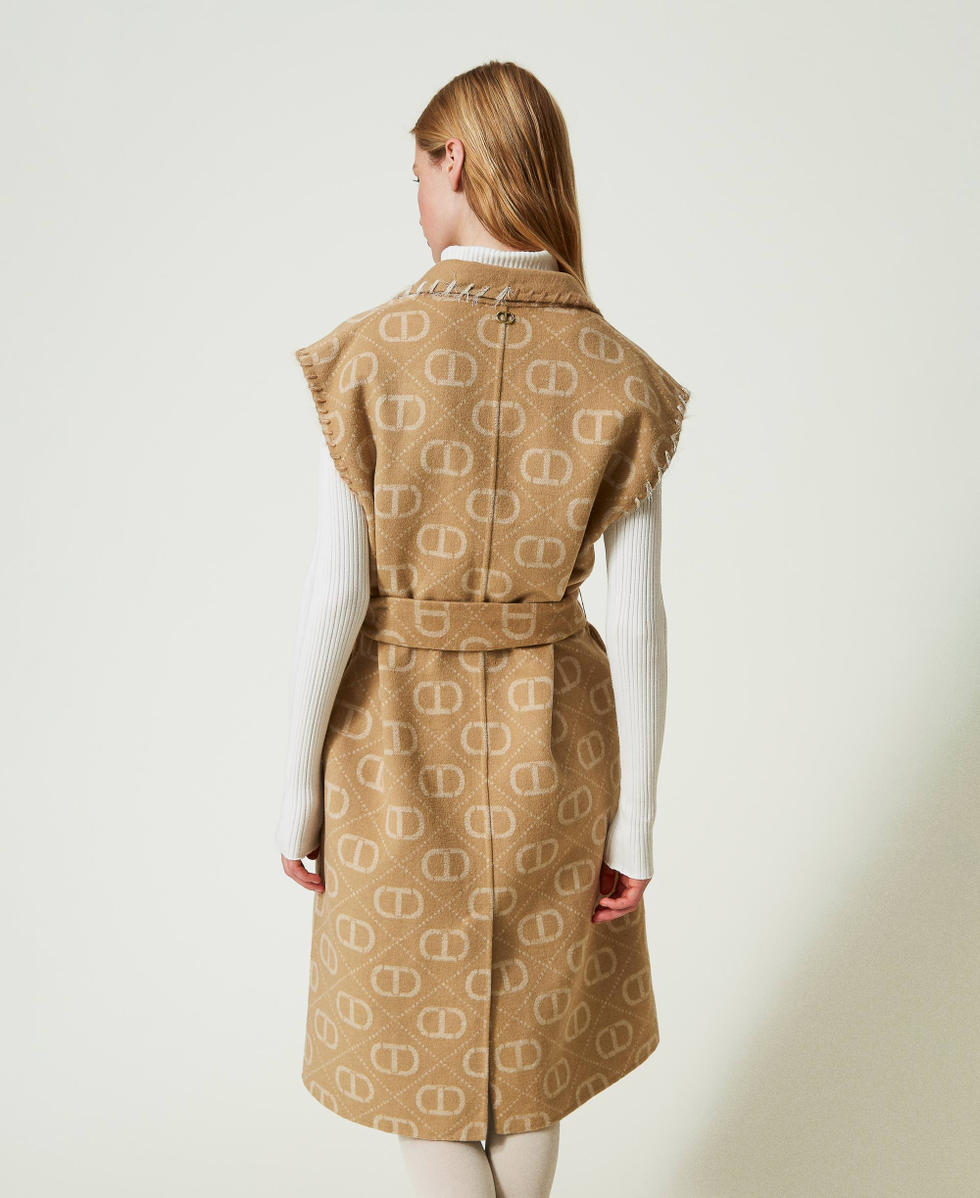 Reversible double wool blend embroidered gilet