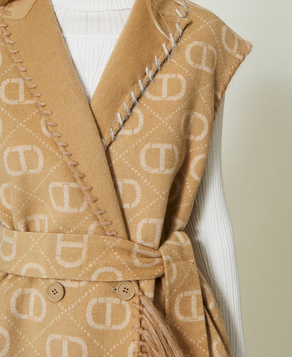 Reversible double wool blend embroidered gilet