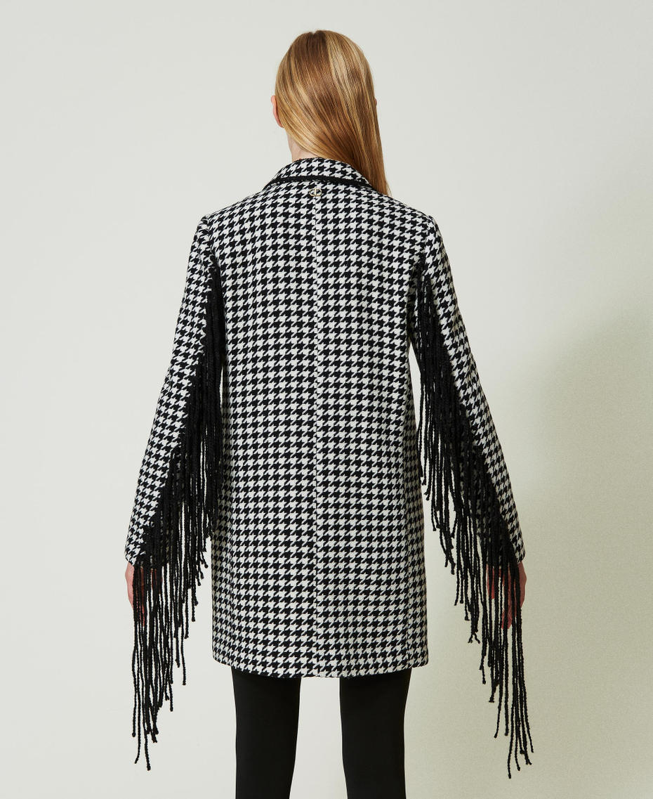 Manteau en pied-de-poule avec franges Motif Pied-de-Poule Neige/Noir Femme 232TQ2136-03