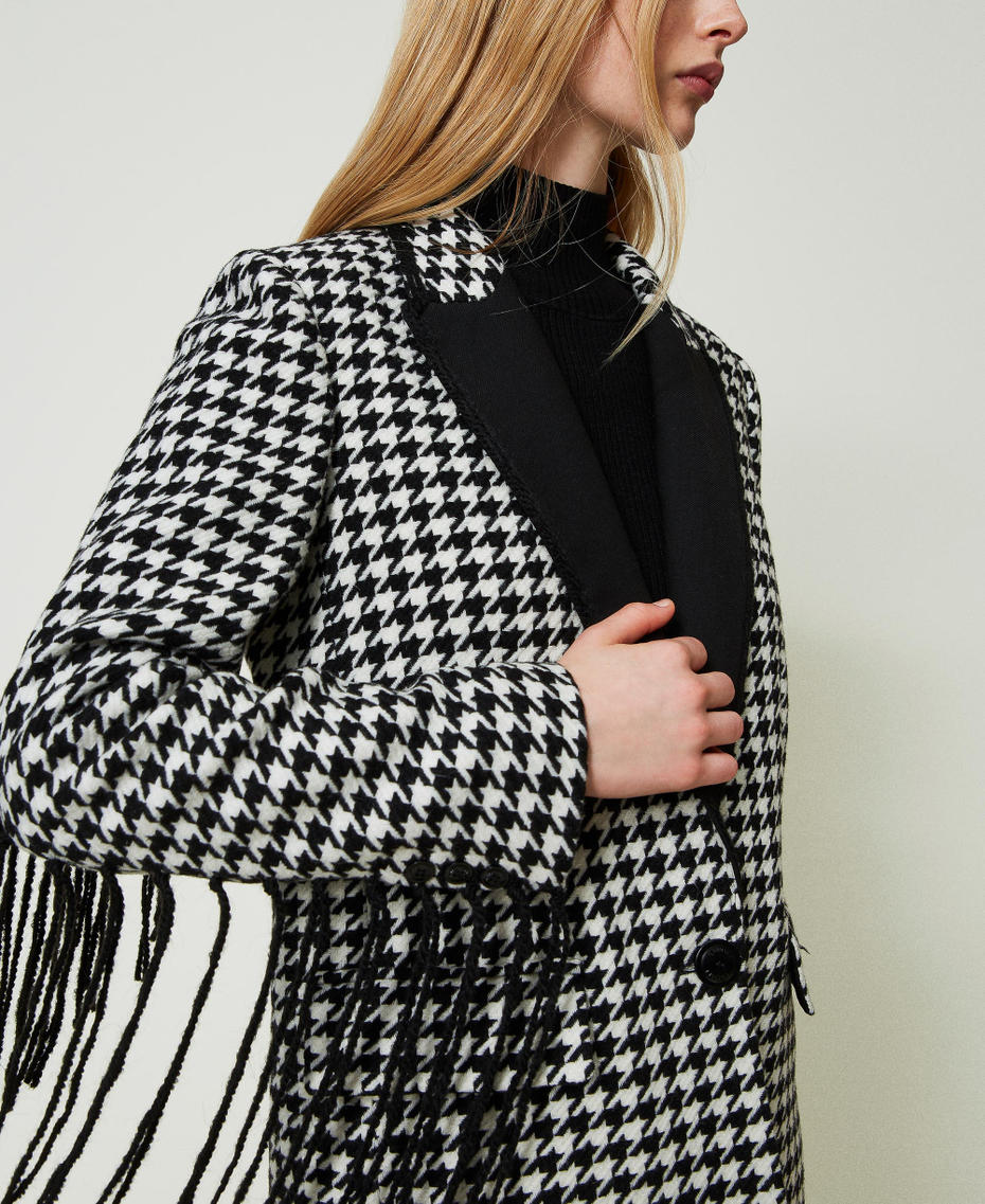 Houndstooth coat with fringes Snow / Black Houndstooth Pattern Woman 232TQ2136-04