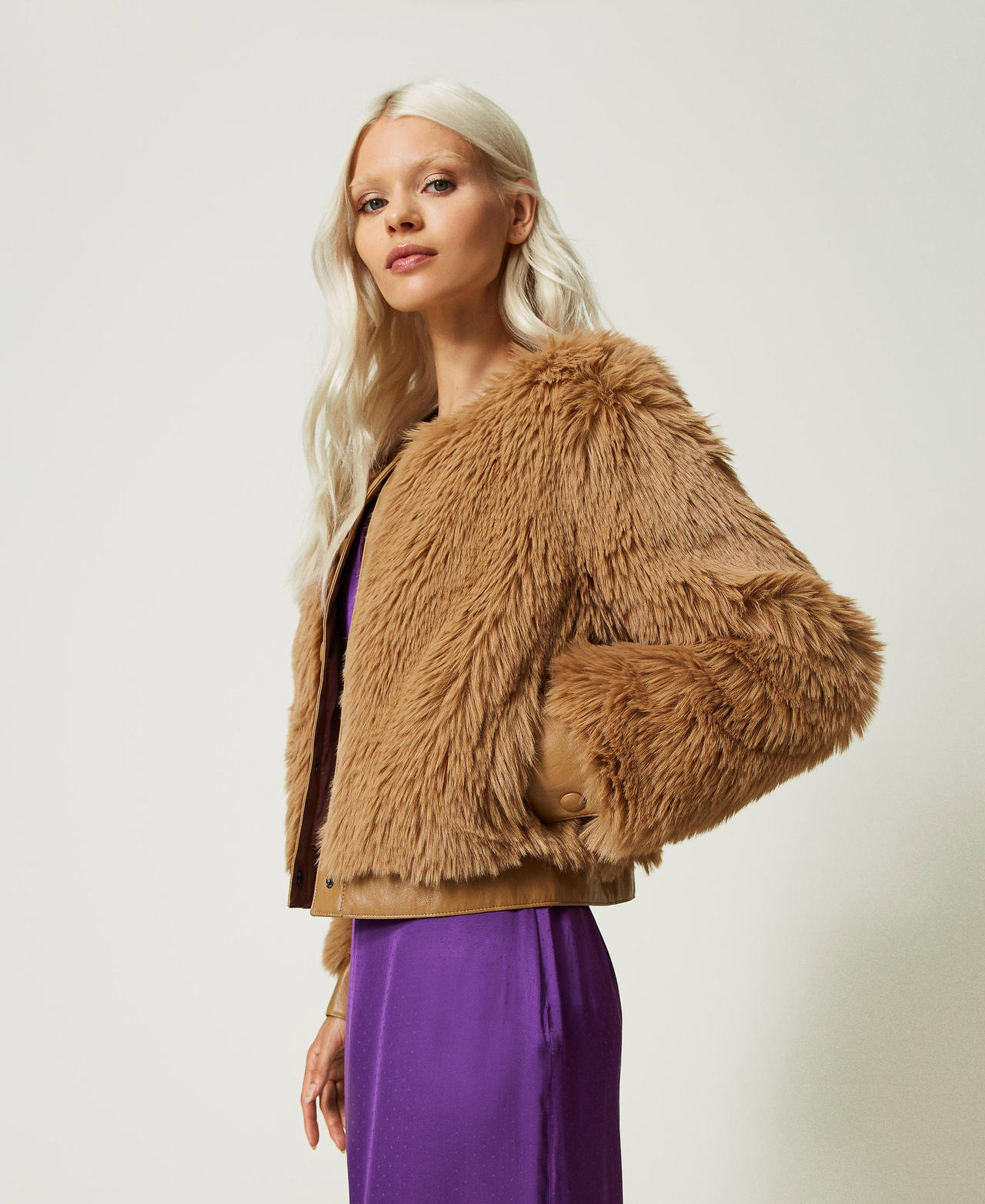 Giacca corta in faux fur Beige "Duna" Donna 232TT2021-02