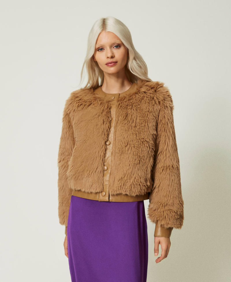 Blouson court en fausse fourrure