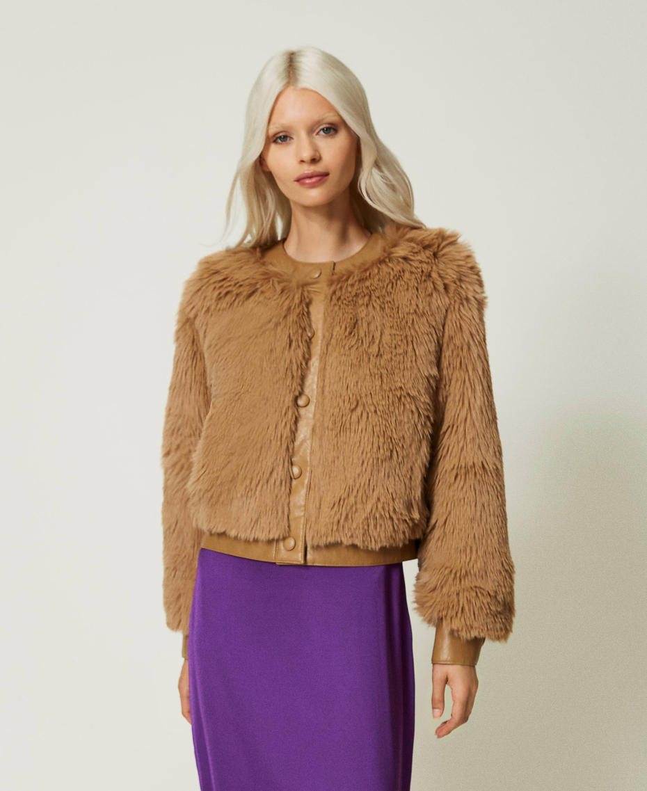 Blouson court en fausse fourrure