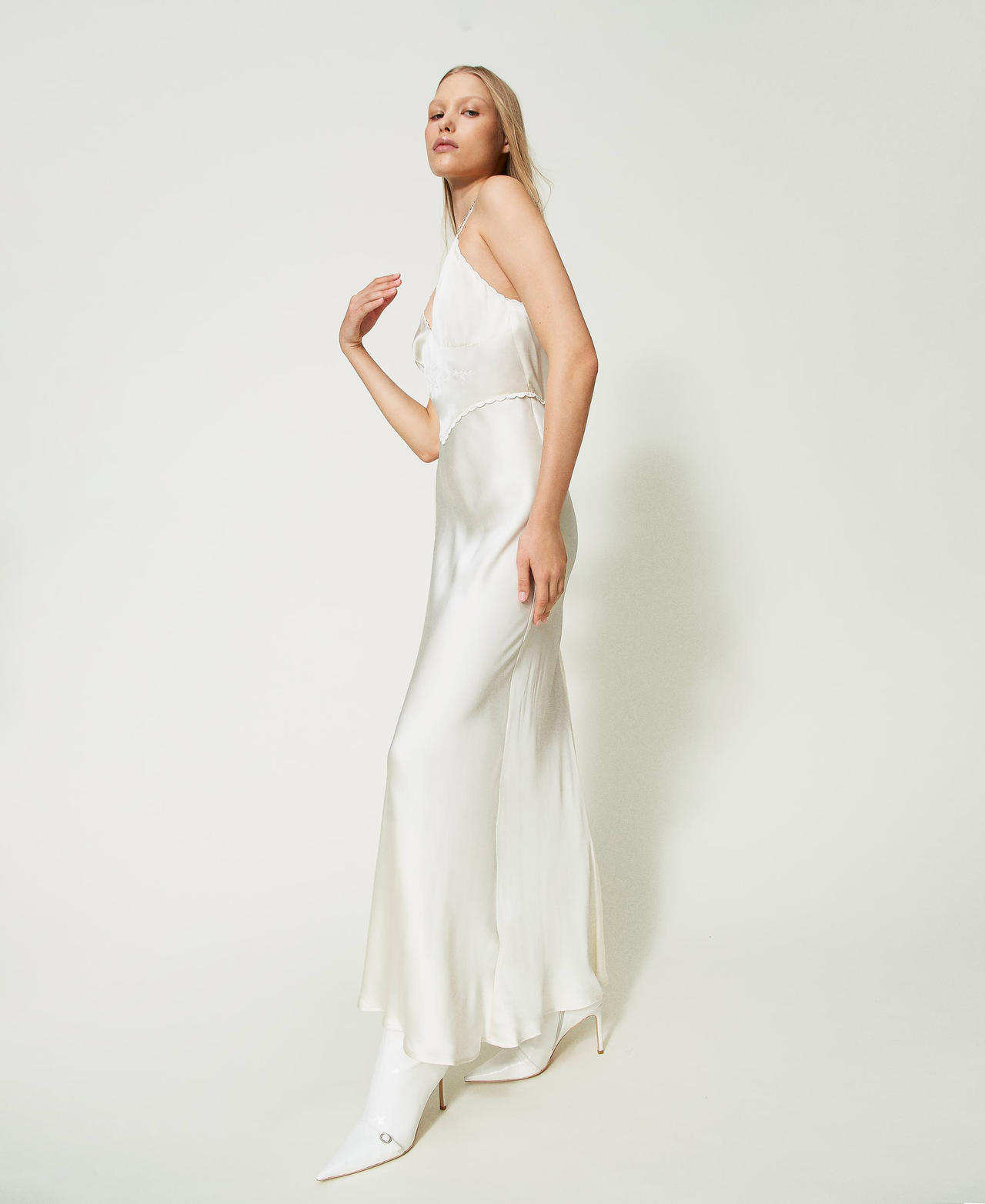 Long satin dress with embroidery White Snow Woman 232TT2060_00282_02