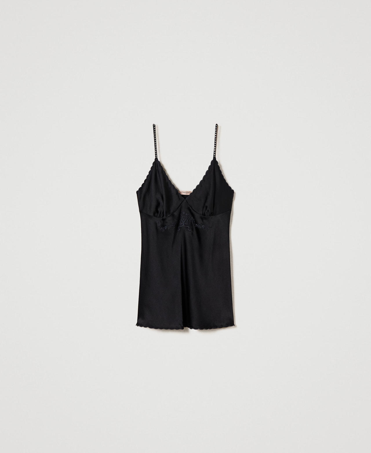 Top en satin avec broderie