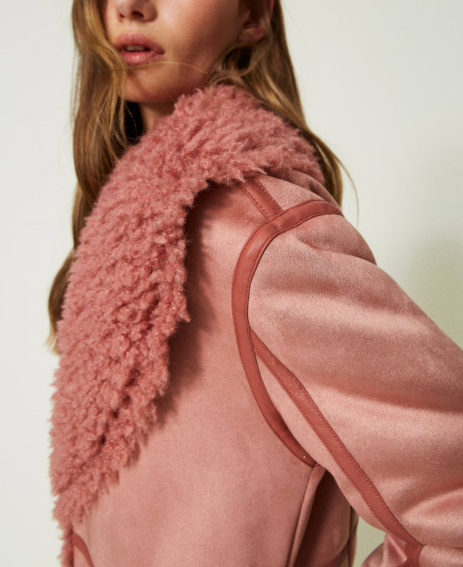 Manteau effet cuir velours avec fausse fourrure