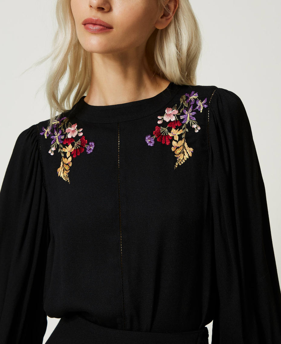 Блузка с разноцветной цветочной вышивкой Черный/Вышивка Разноцветный женщина 232TT2150-04