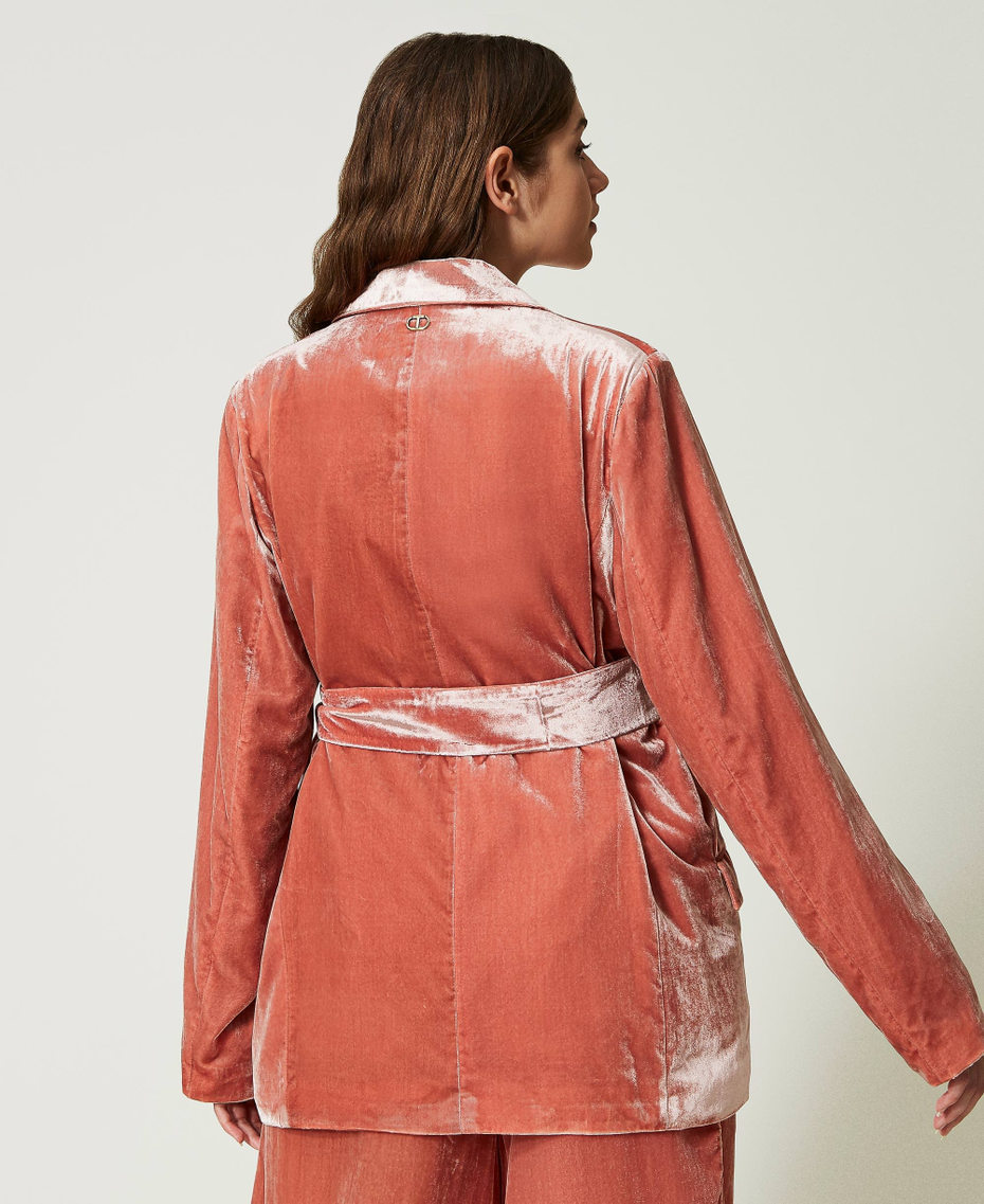 Blazer en panne de velours avec ceinture