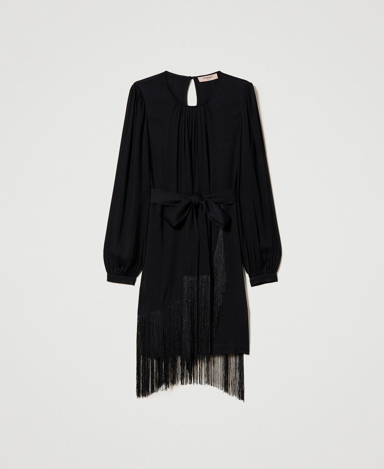 Robe courte en crêpe avec franges