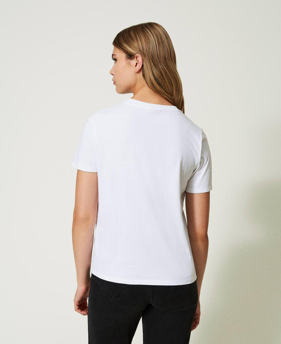 Regular t-shirt with Oval T and lace