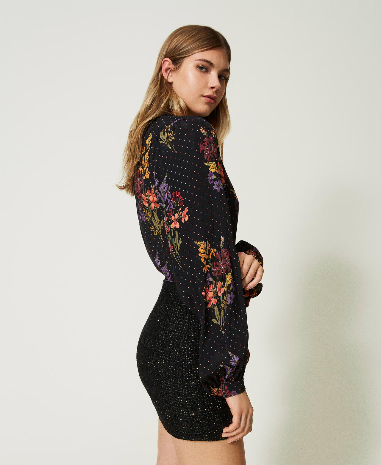 Floral crêpe and polka dot blouse