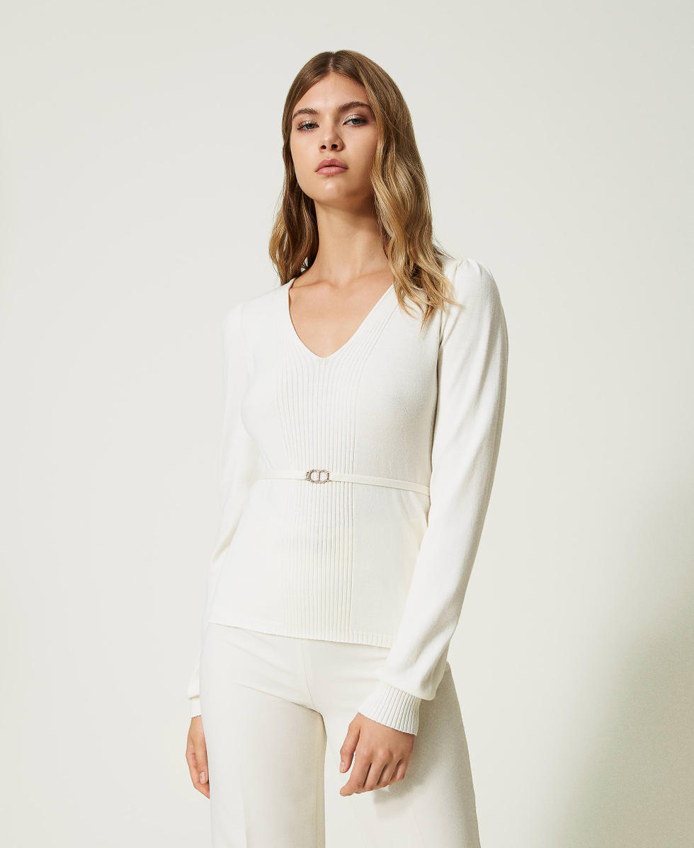 Seamless jumper with Oval T belt
