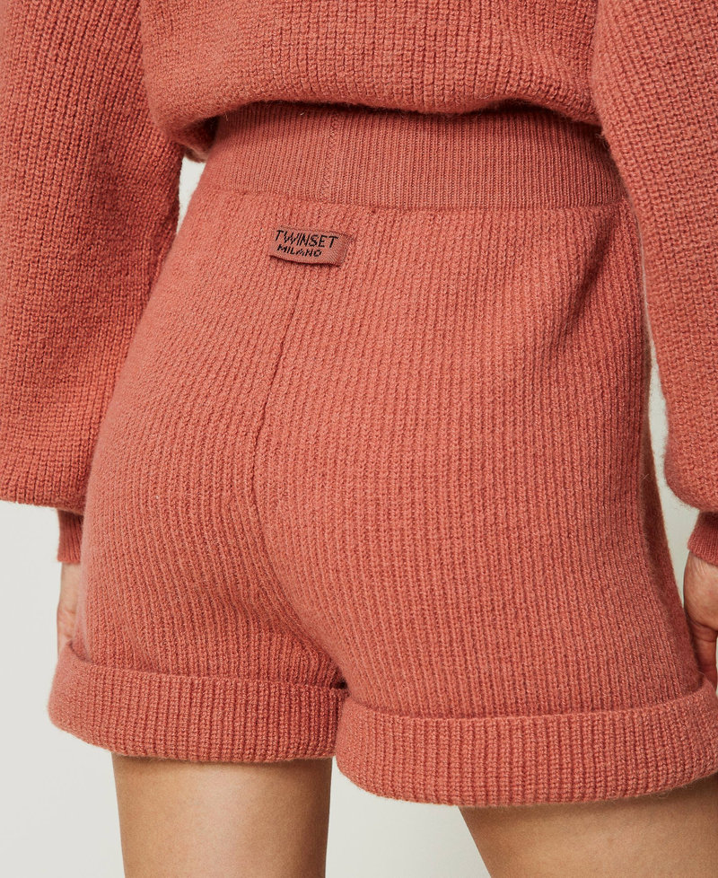 Ribbed wool and alpaca knit shorts Rosette Woman 232TT3192-04