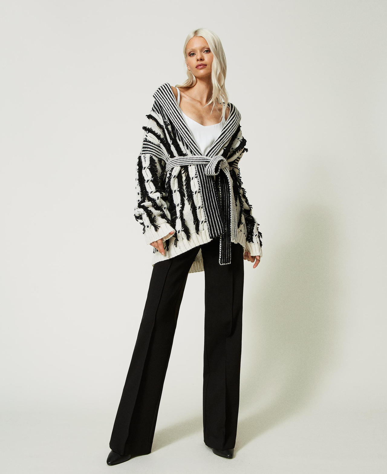 Cardigan en laine mélangée bicolore Bicolore Blanc Neige / Noir Femme 232TT3213-02