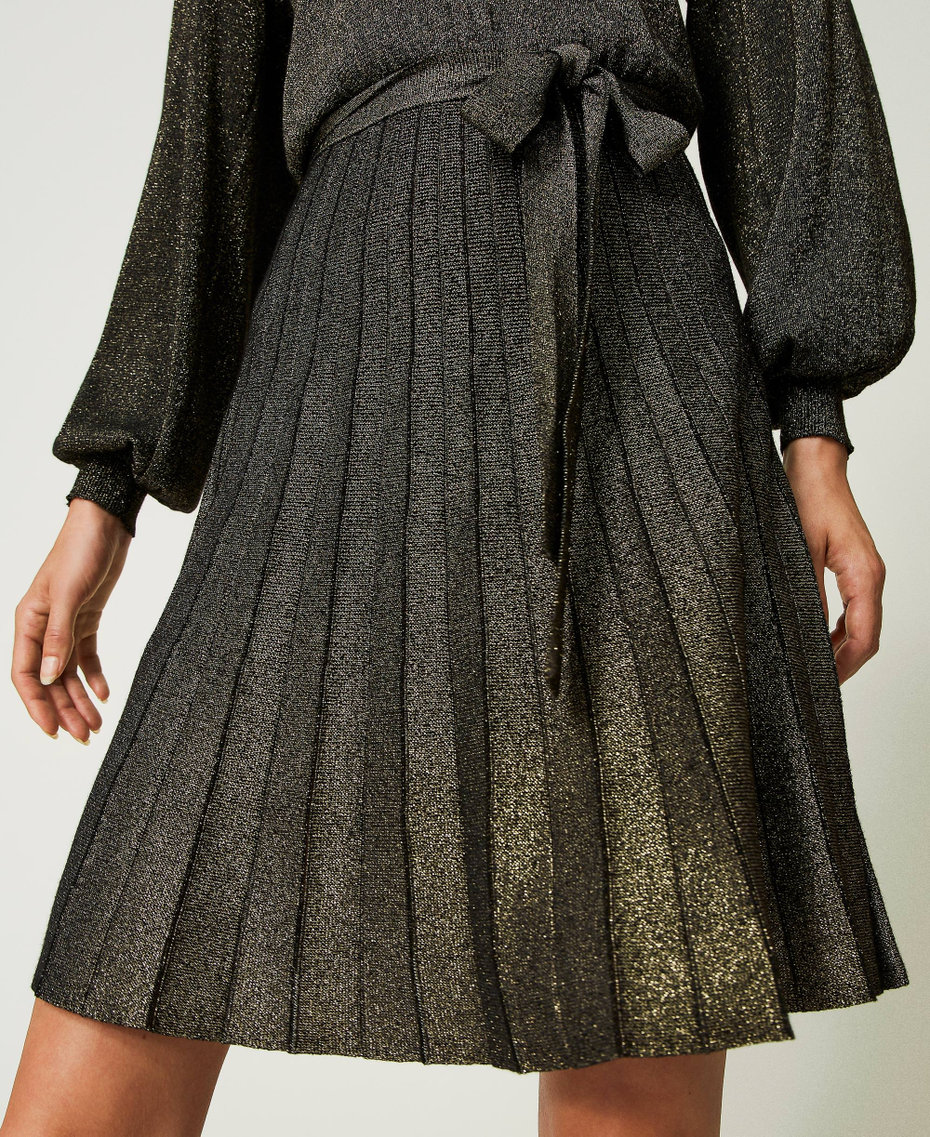Короткое трикотажное плиссированное платье с люрексом Черный женщина 232TT3271-04