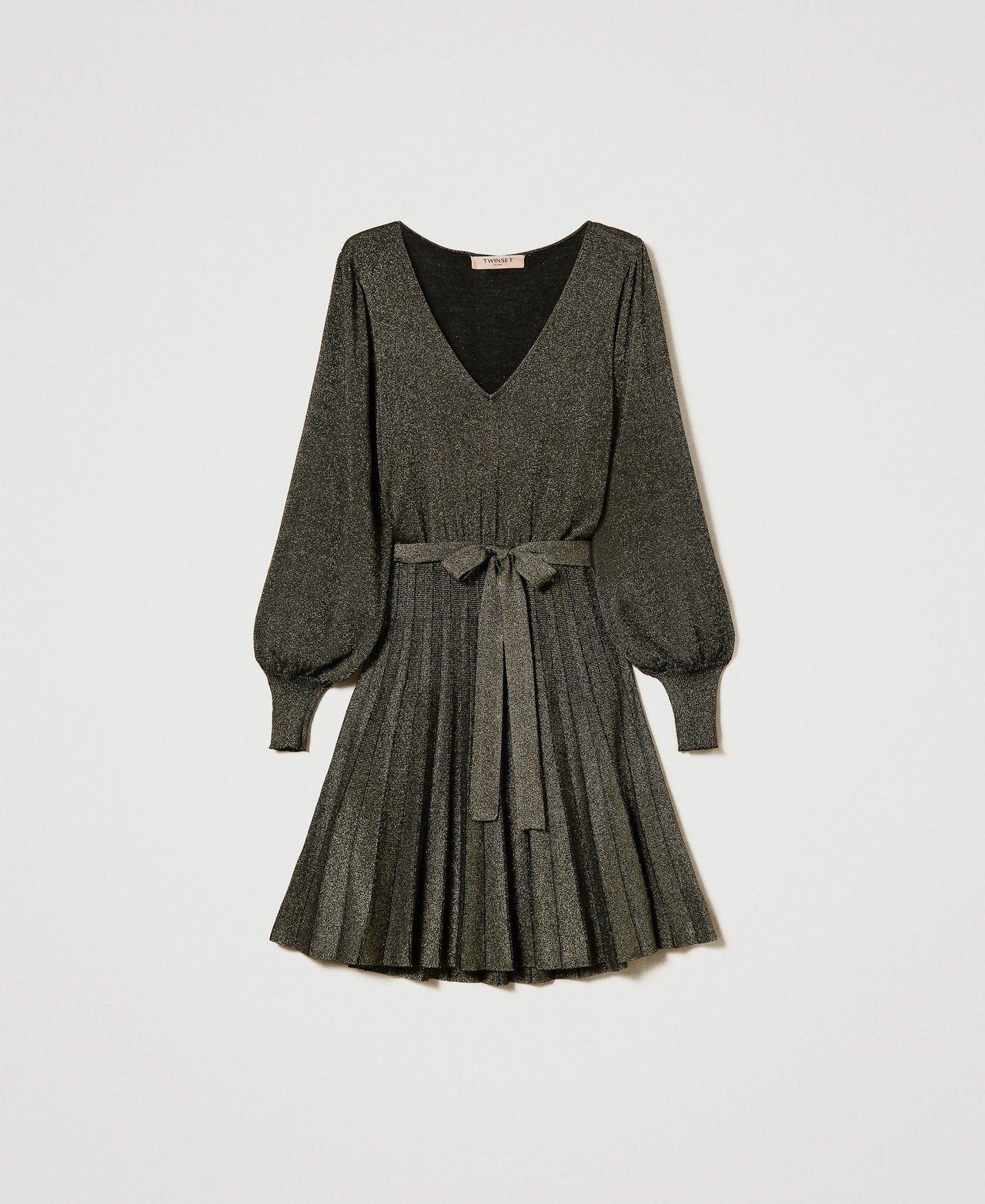 Kurzes Strickkleid mit Lurex und Plisseefalten