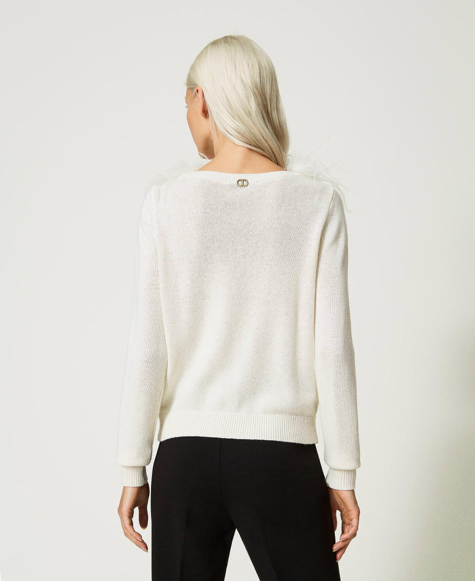 Pull regular en laine mélangée avec plumes