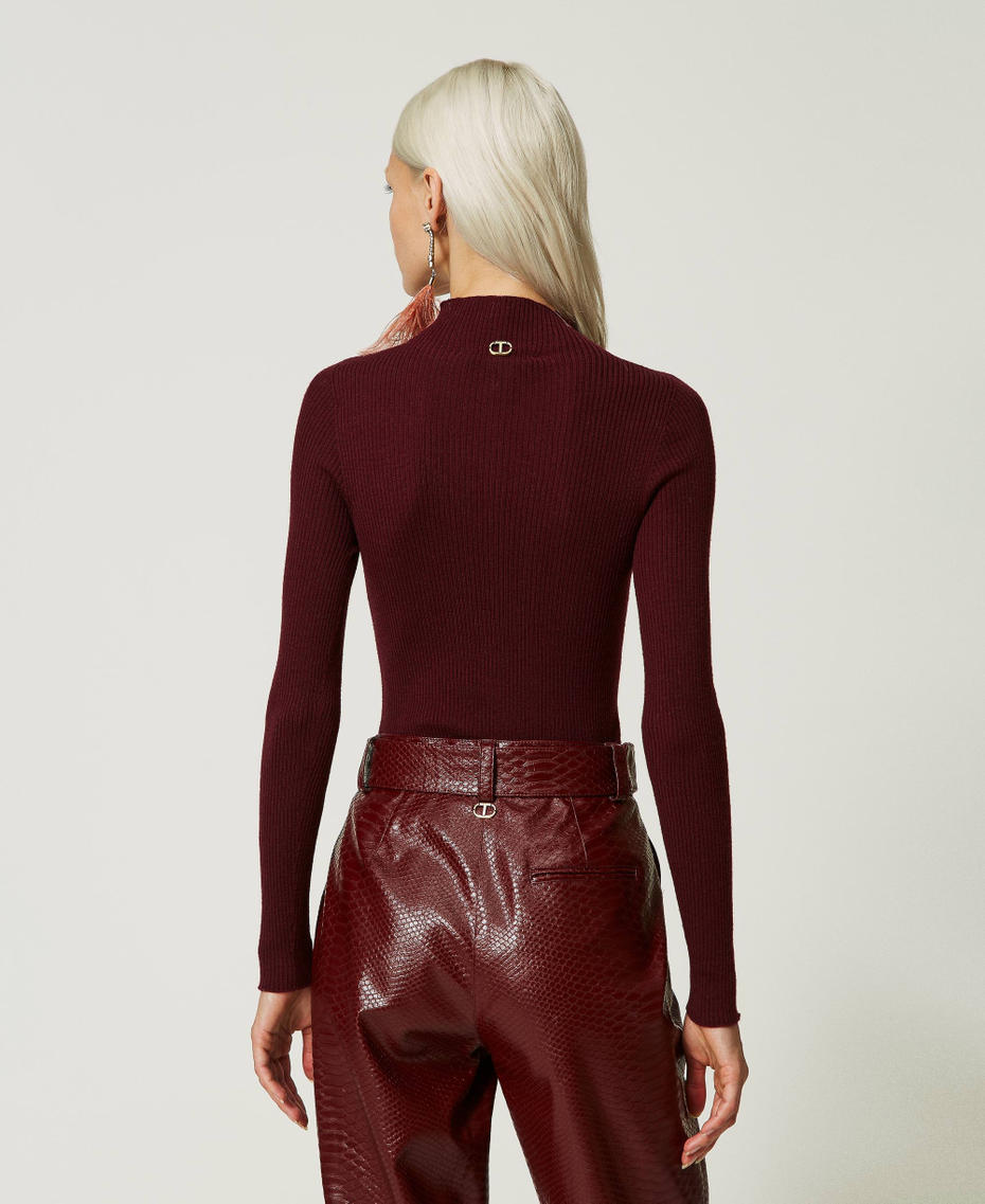 Pull col montant en laine