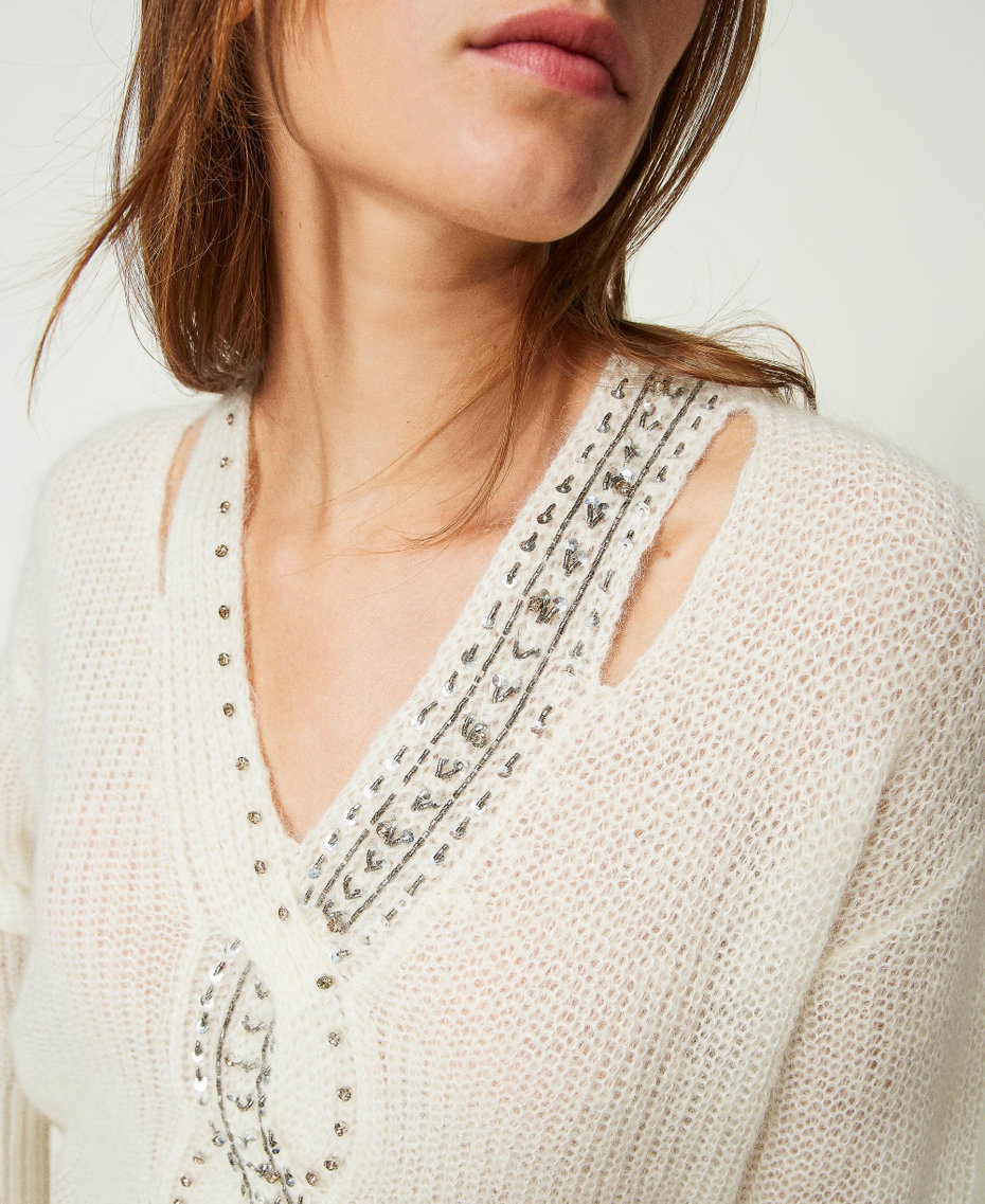 Pull en mohair mélangé avec broderie