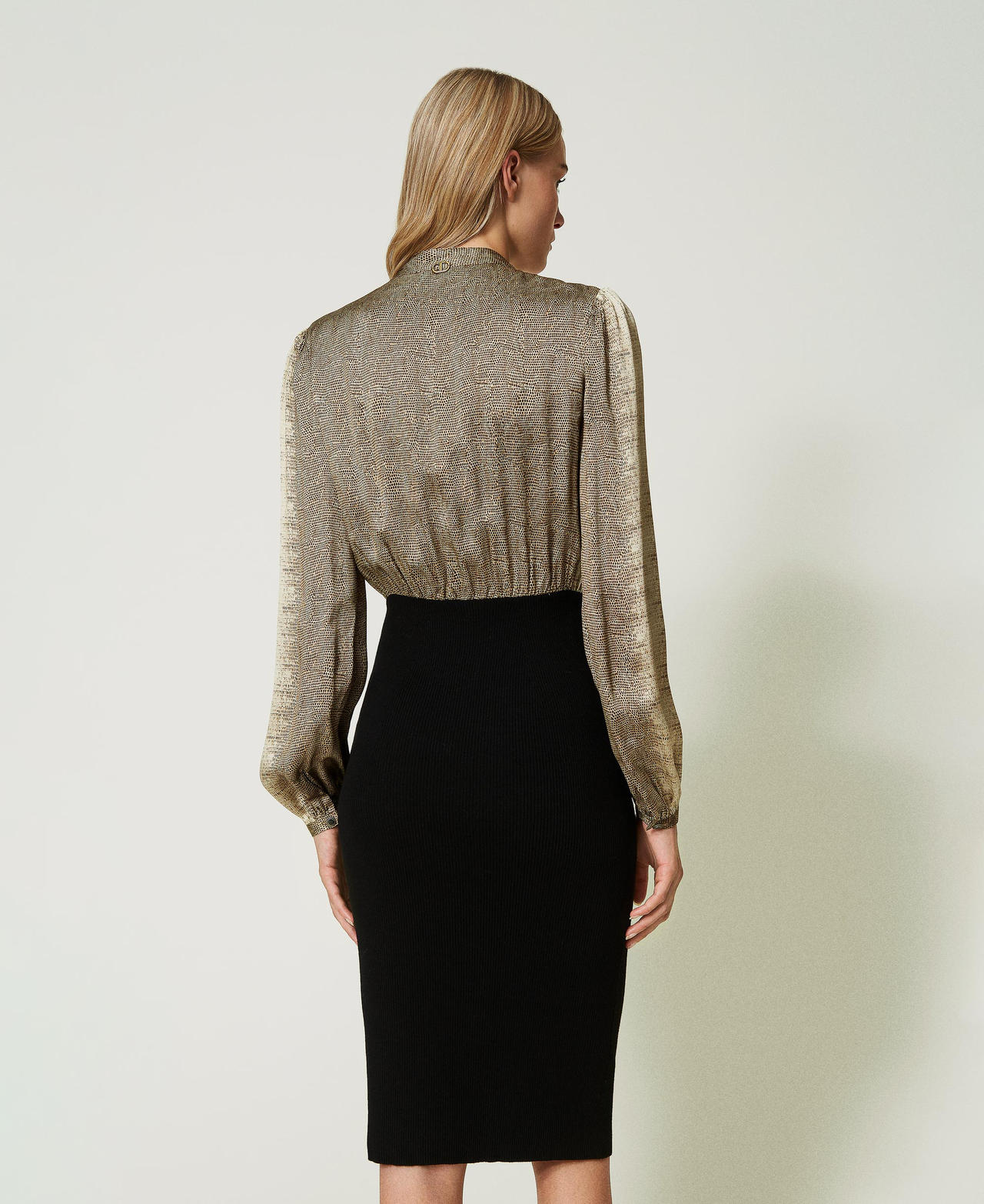 Robe midi en satin et maille