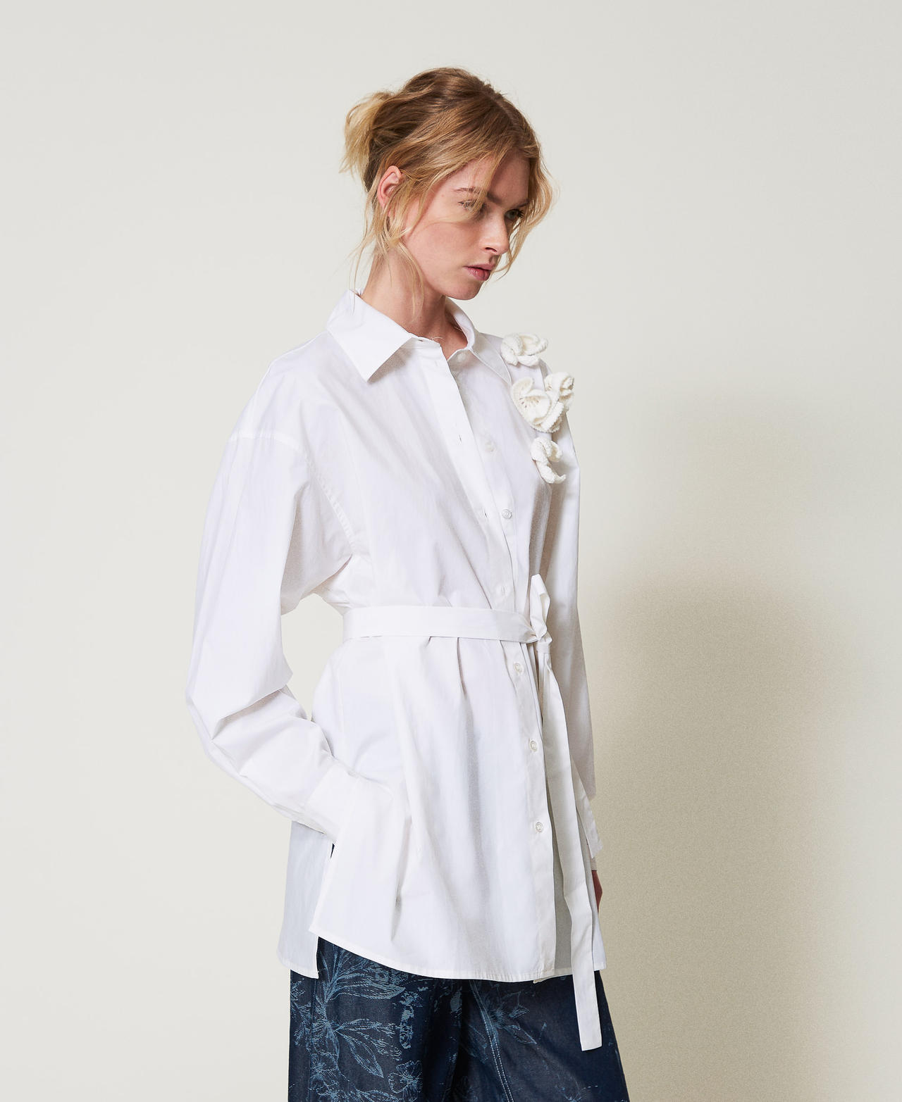 MYFO Maxihemd mit gehäkelten Blumen "Papers"-Weiß Frau 251AQ2011_00840_02