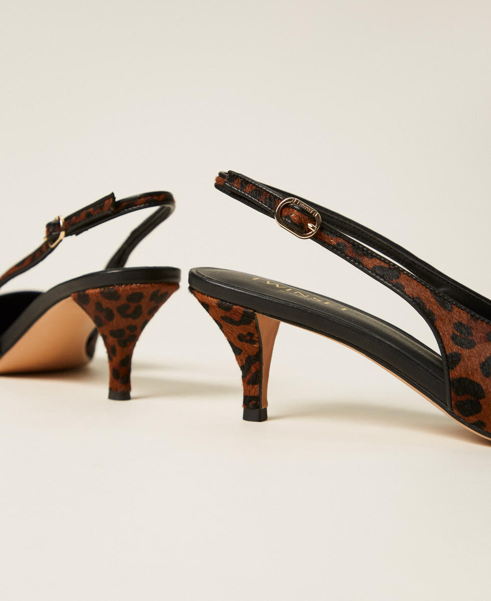 Slingback-Pumps mit Animalprint