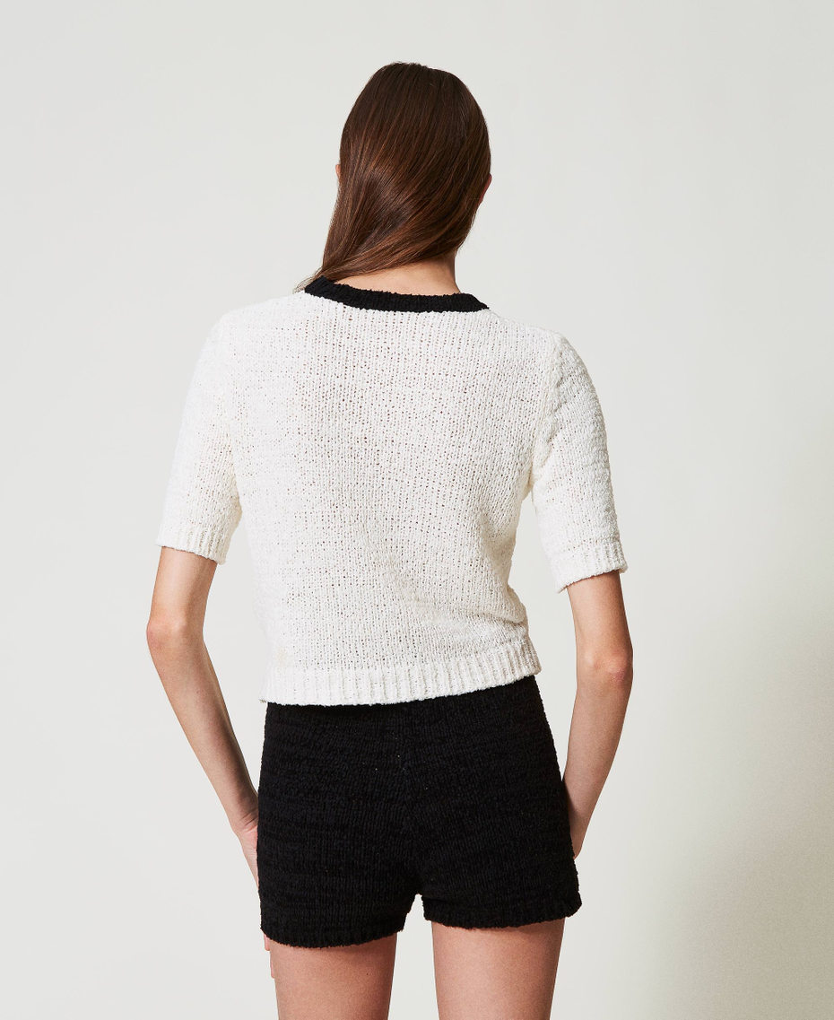 Cropped-Pullover mit &bdquo;Oval T&ldquo;-Knopf Zweifarbig Schneewei&szlig; / Schwarz Frau 251TP3440_03711_03