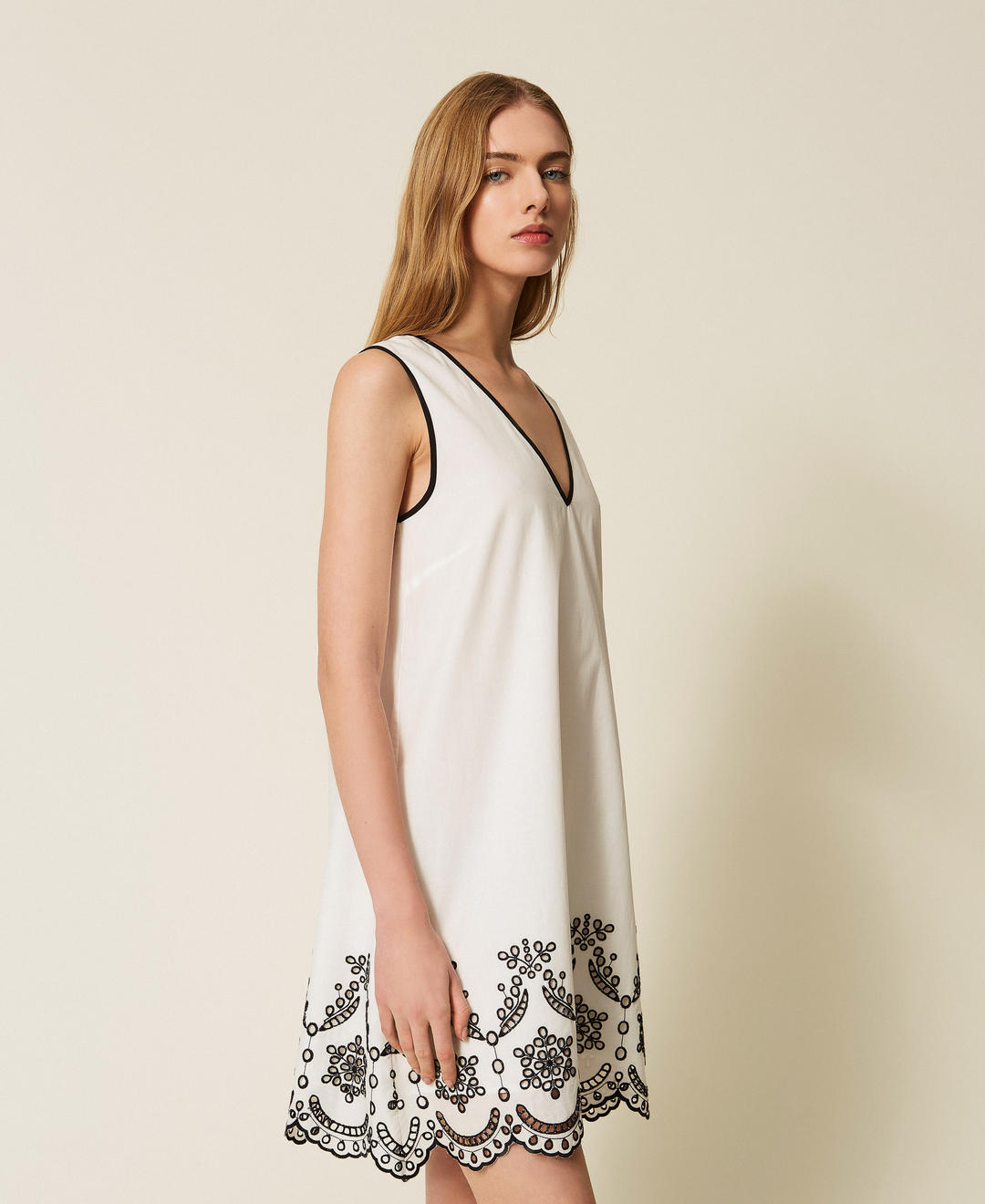 Chemise de nuit avec broderie