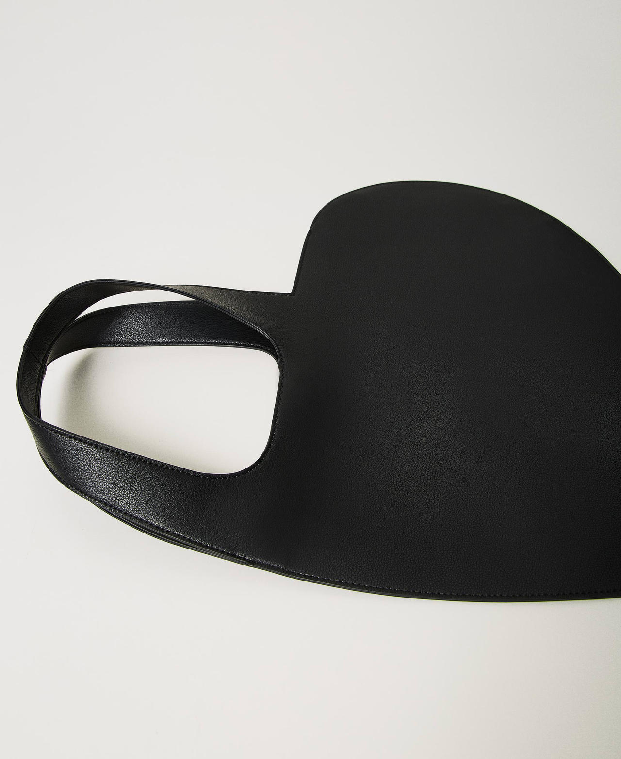 Heart-shaped shopper