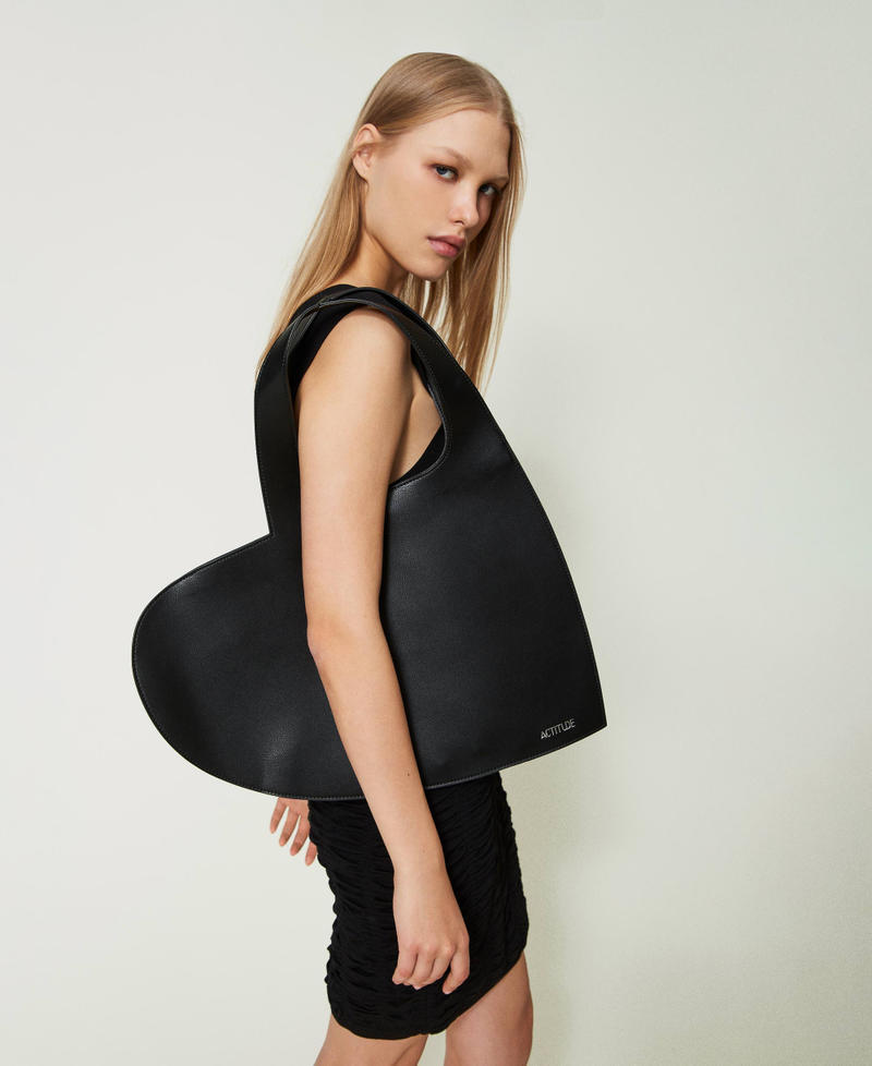 Heart-shaped shopper