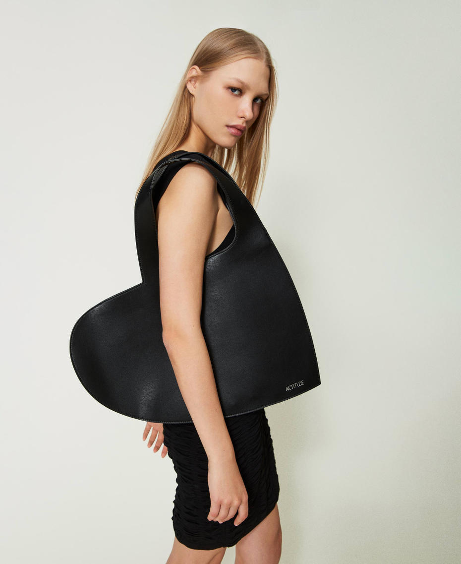 Heart-shaped shopper