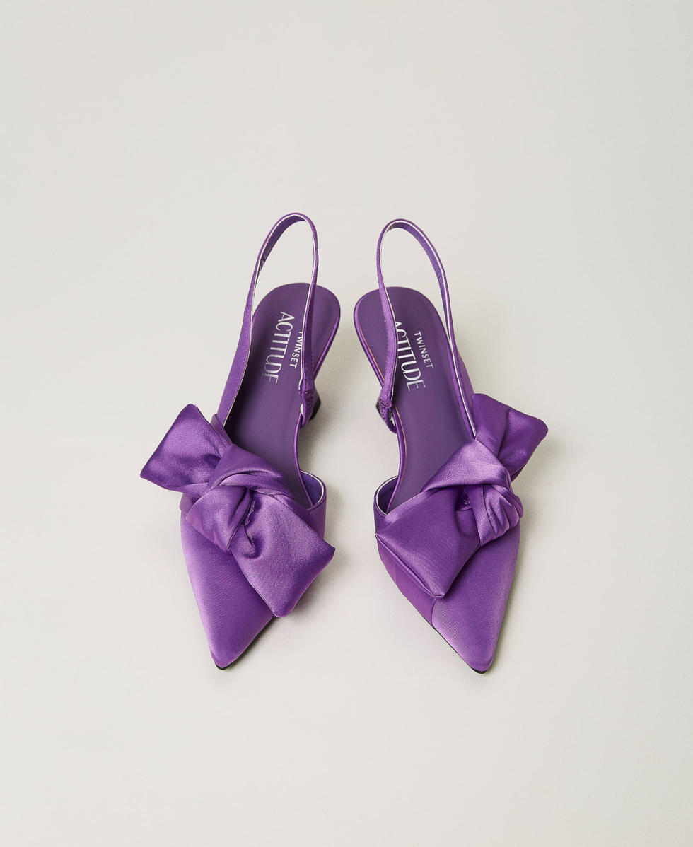 Zapatos de sal&oacute;n destalonados de lazo