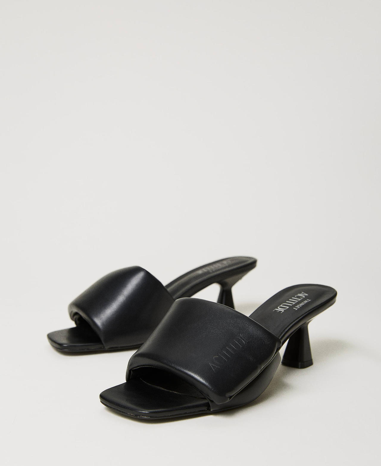 Sandales mules avec bande matelassée Noir Femme 241ACP020-02