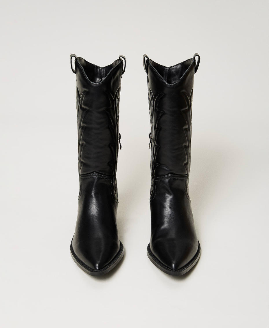 Texas boots with embroidery