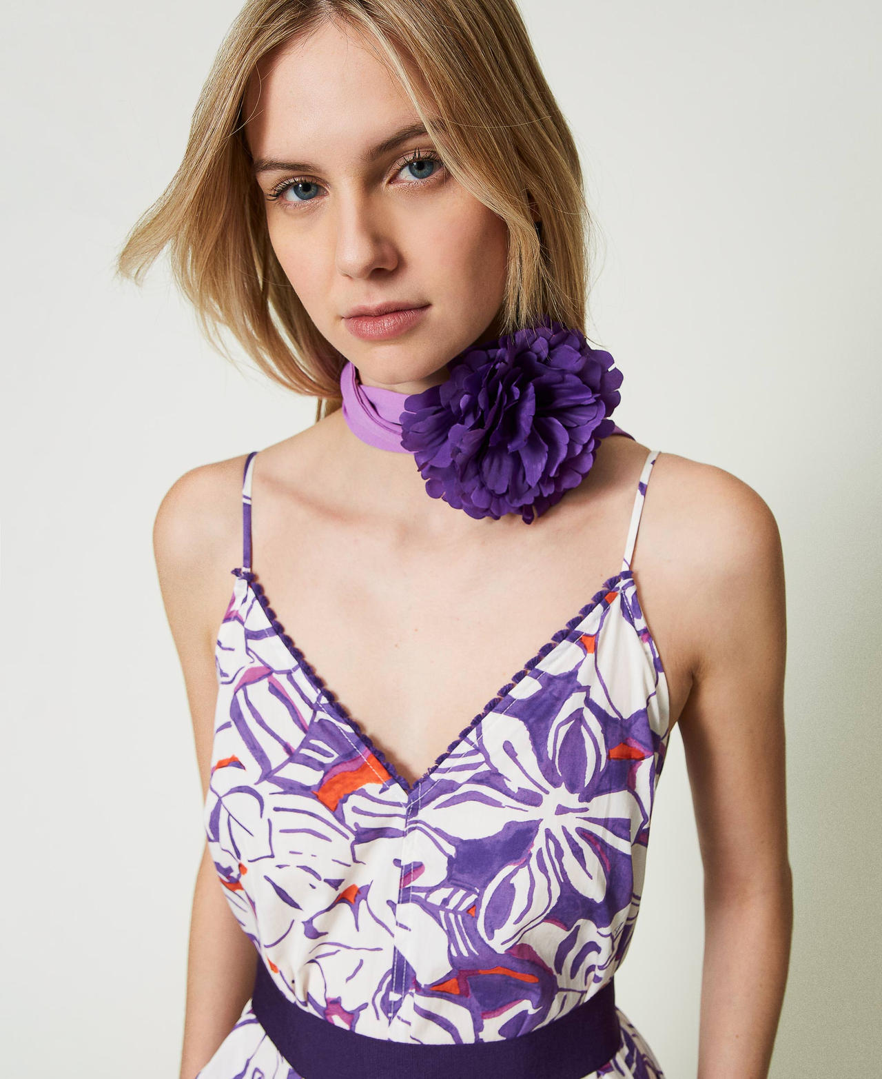 Schal mit Blume Zweifarbig Lavendellila / Meadow Violet Frau 241AO5040-0S