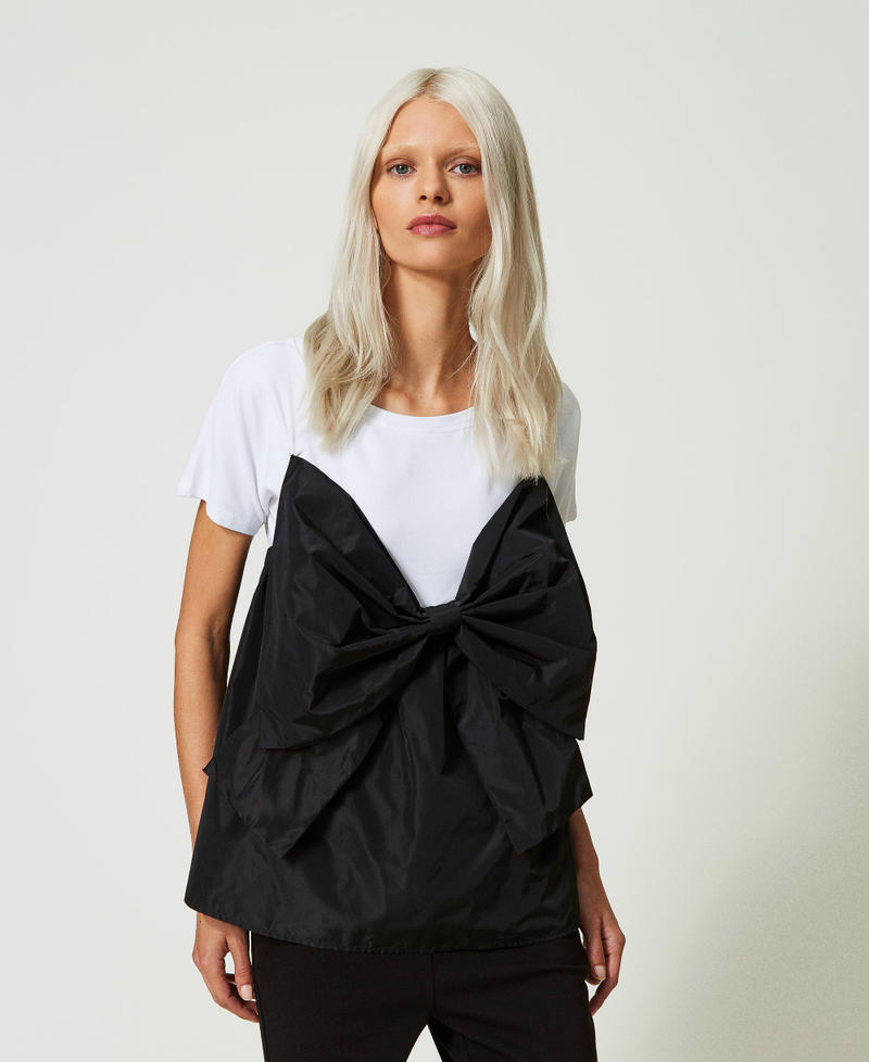 T-shirt avec nœud en taffetas