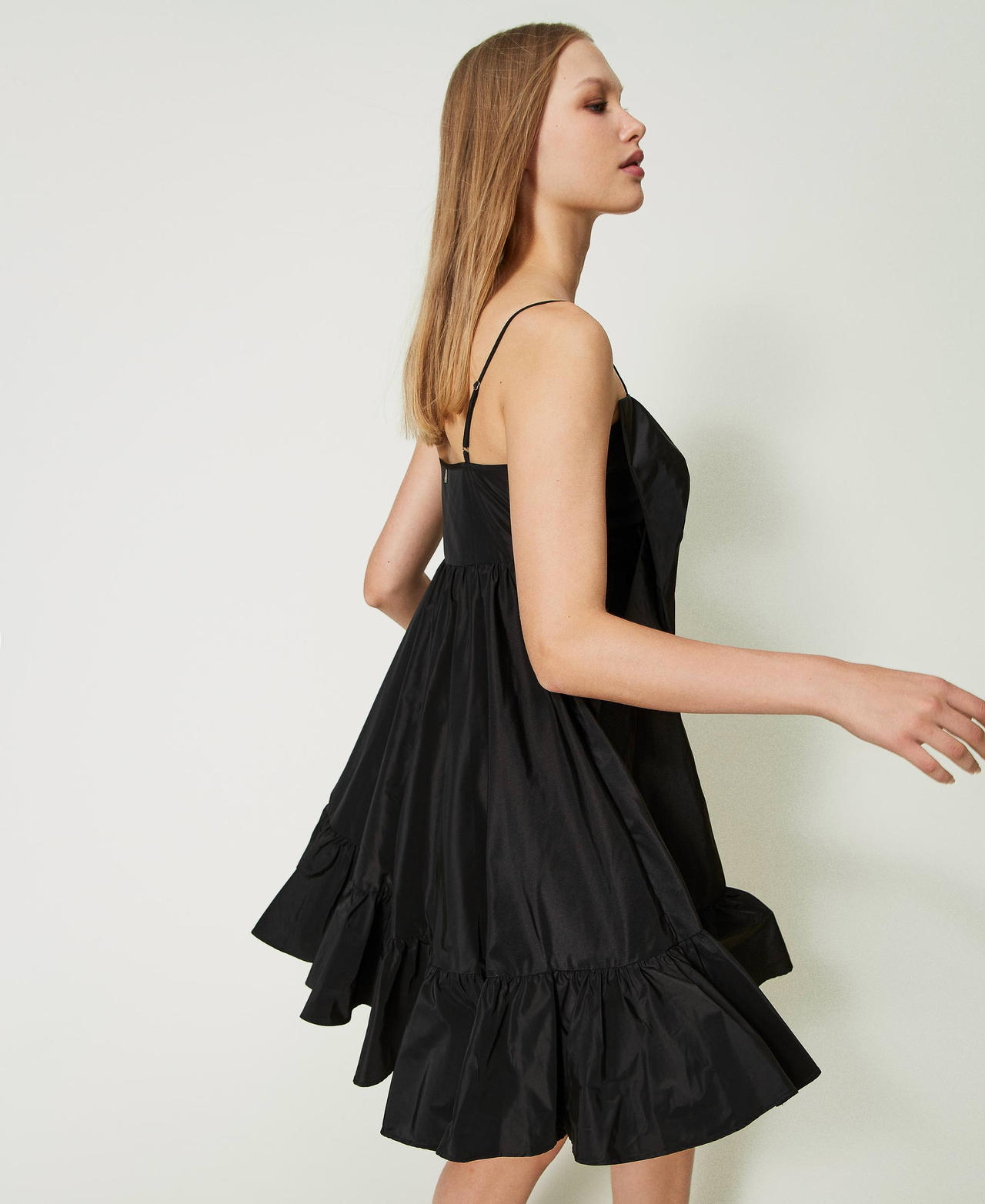 Robe en taffetas avec nœud