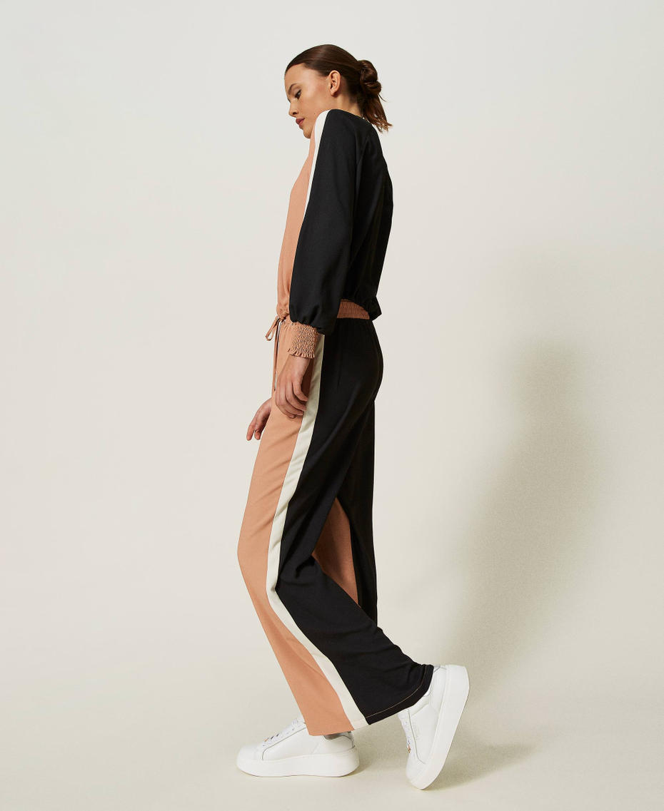 Trousers made from crêpe de Chine with recycled polyester