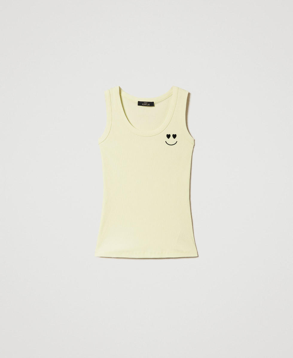 Top acanalado con bordado