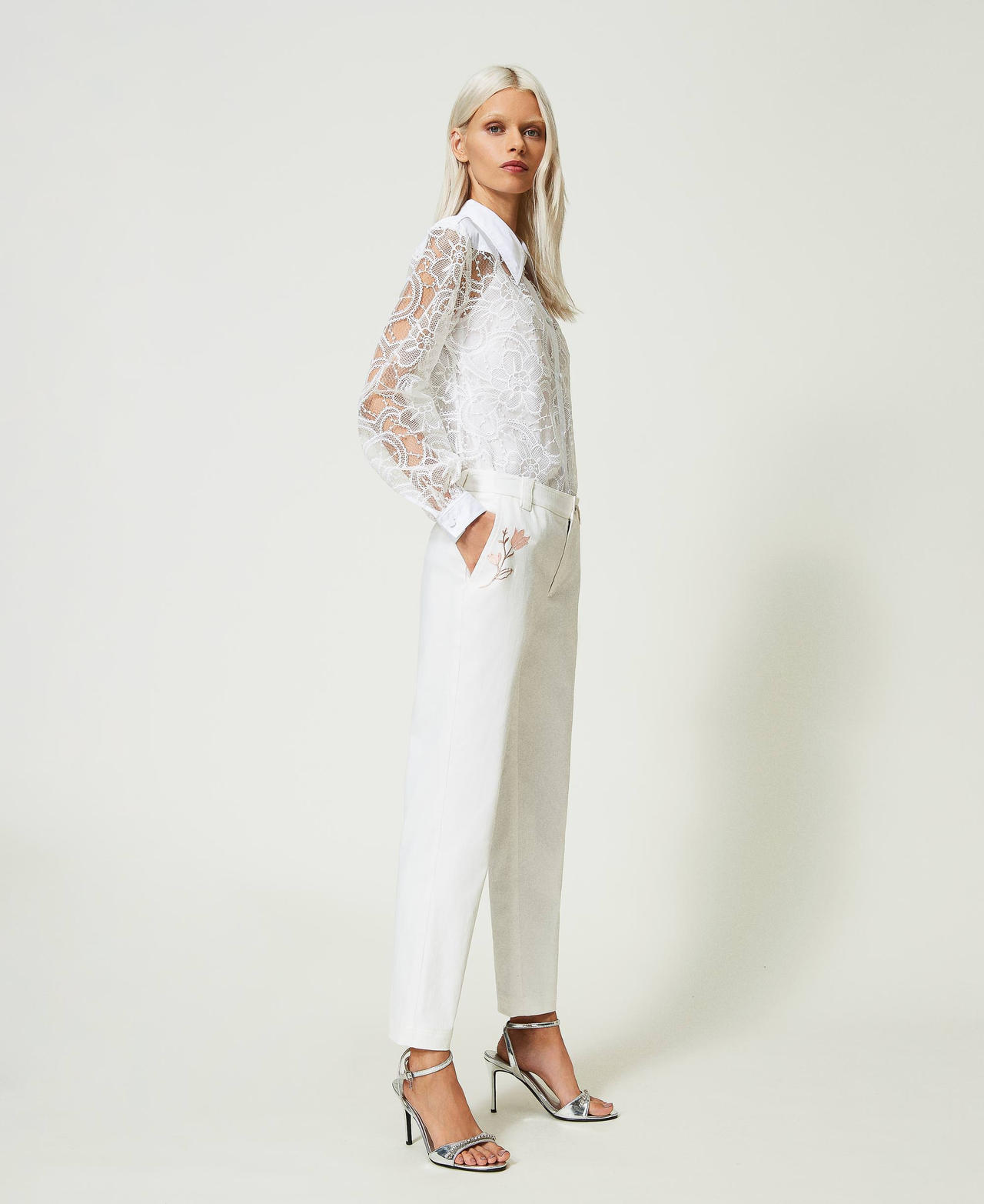 Pantalón de algodón orgánico con bordado Blanco "Papers" Mujer 241AP2351-03