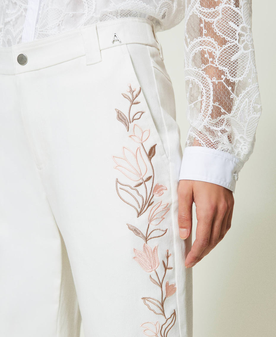 Organic cotton trousers with embroidery