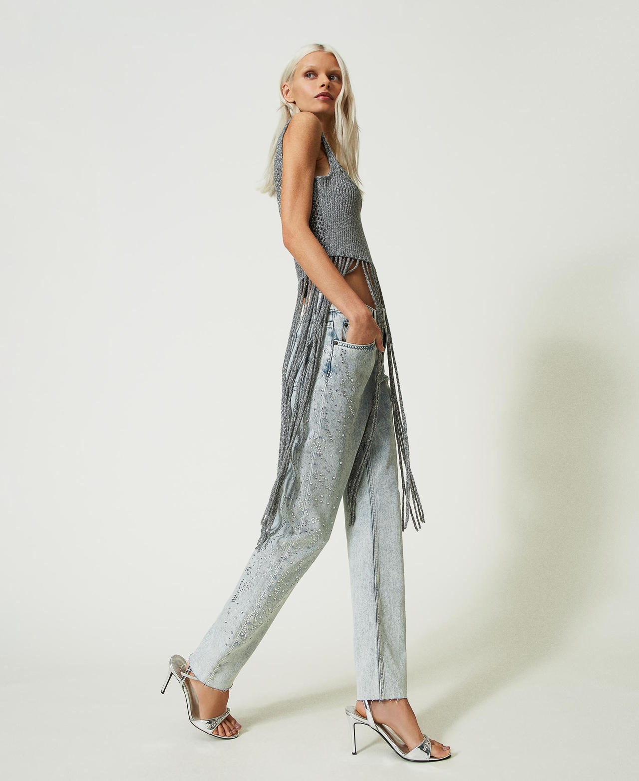 Slim fit jeans with rhinestones