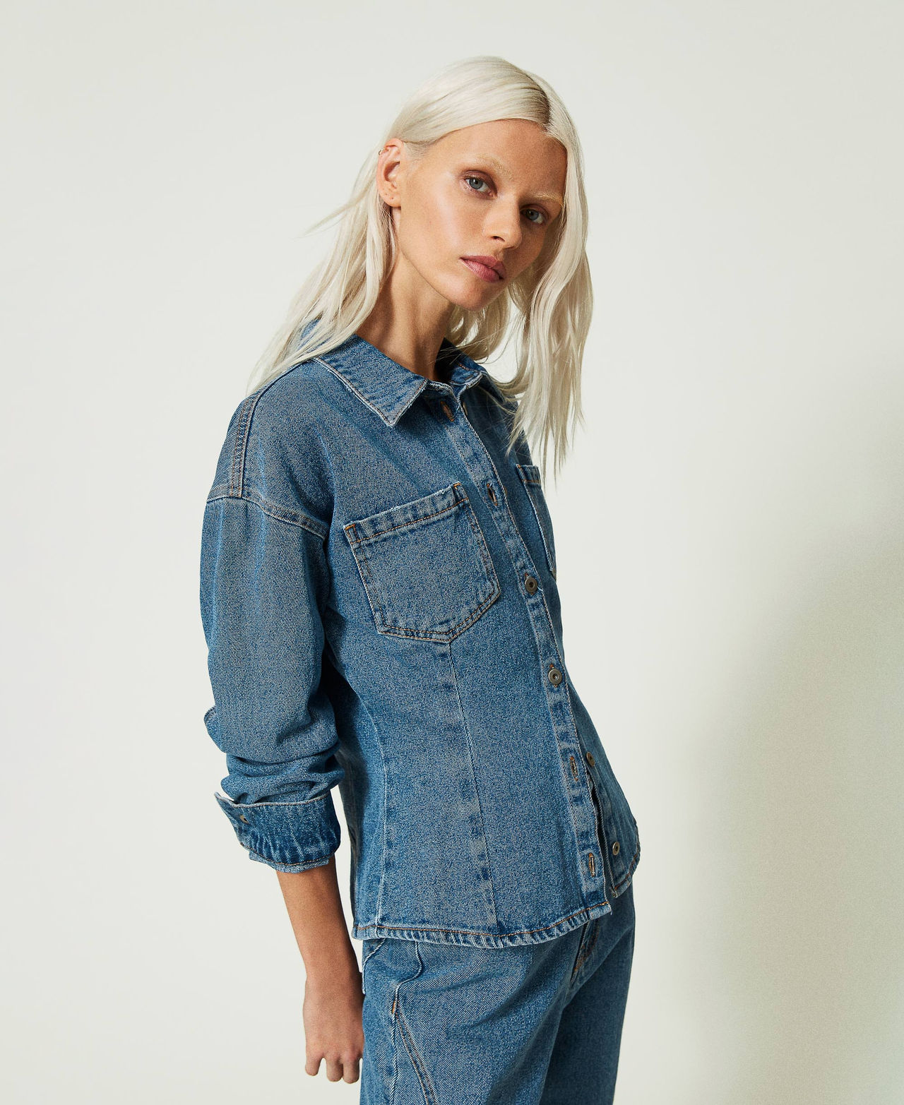 Fitted denim shirt with star Mid Denim Woman 241AP2491-03