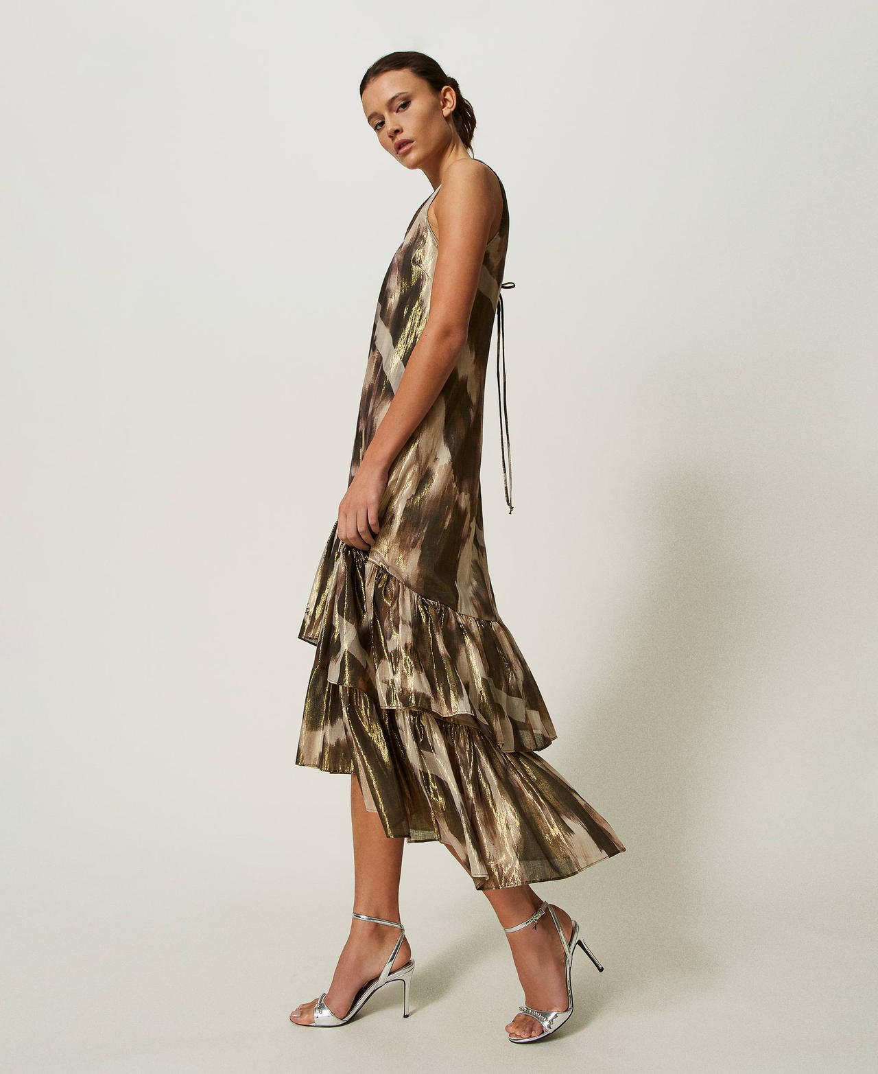 Robe longue en voile imprimé avec volants