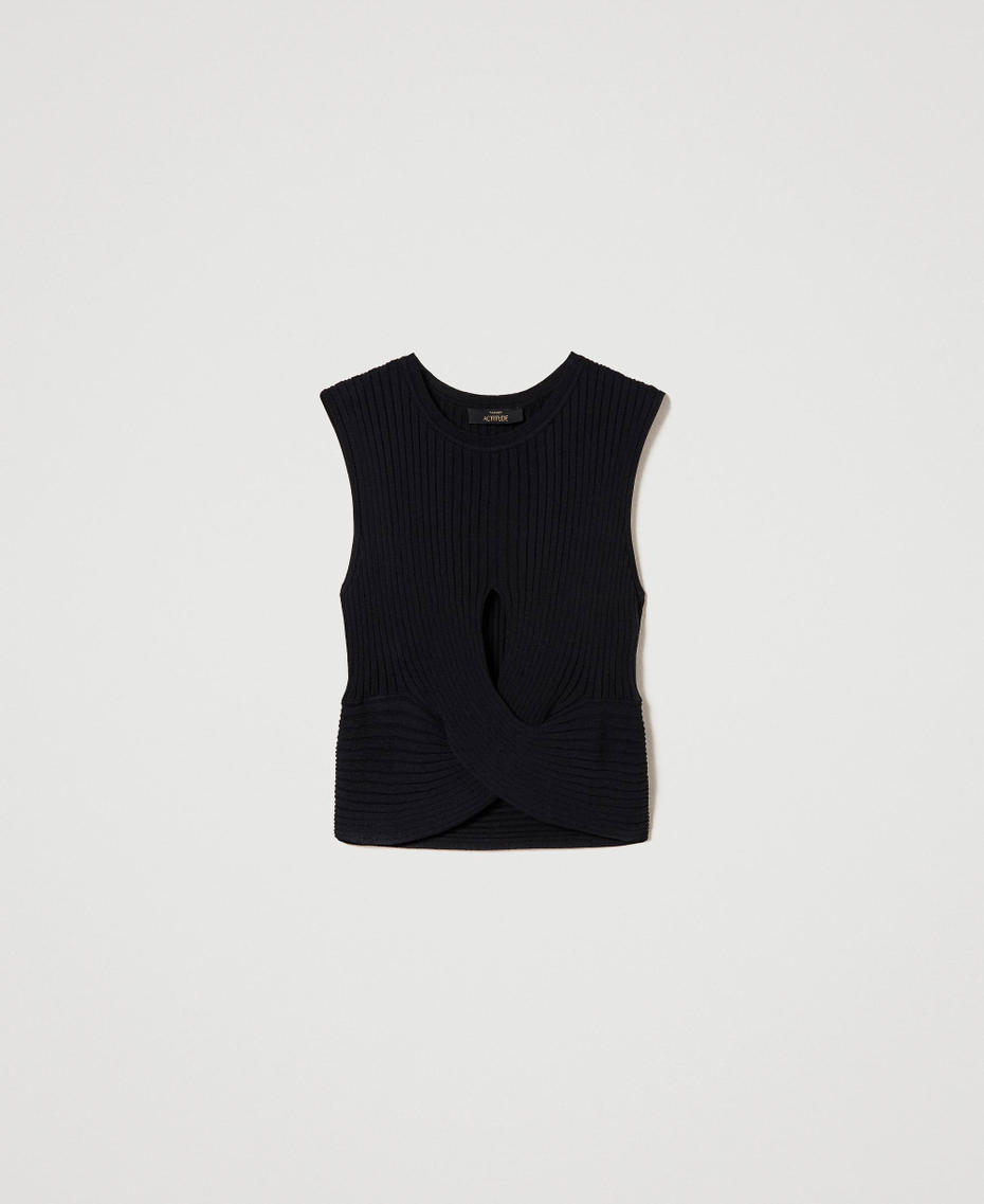 Cropped top with criss-cross