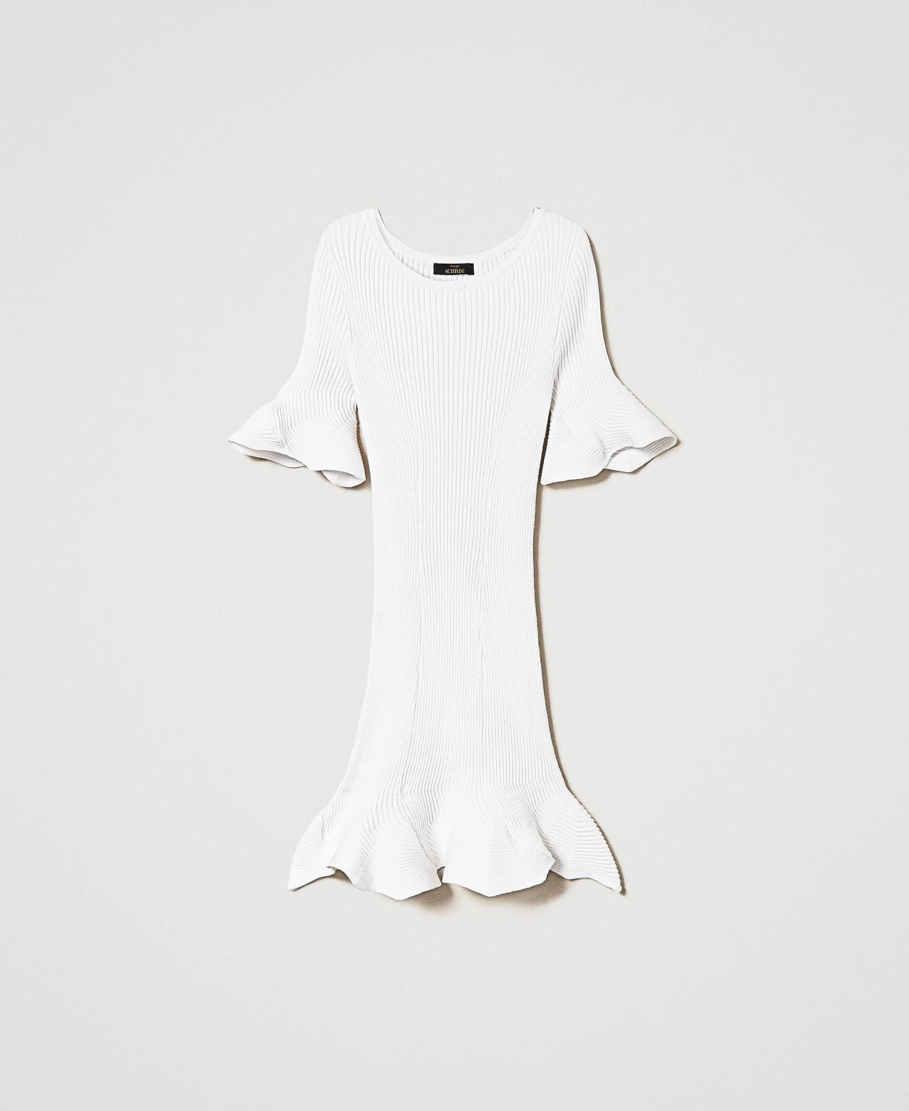 Robe courte côtelée avec volants