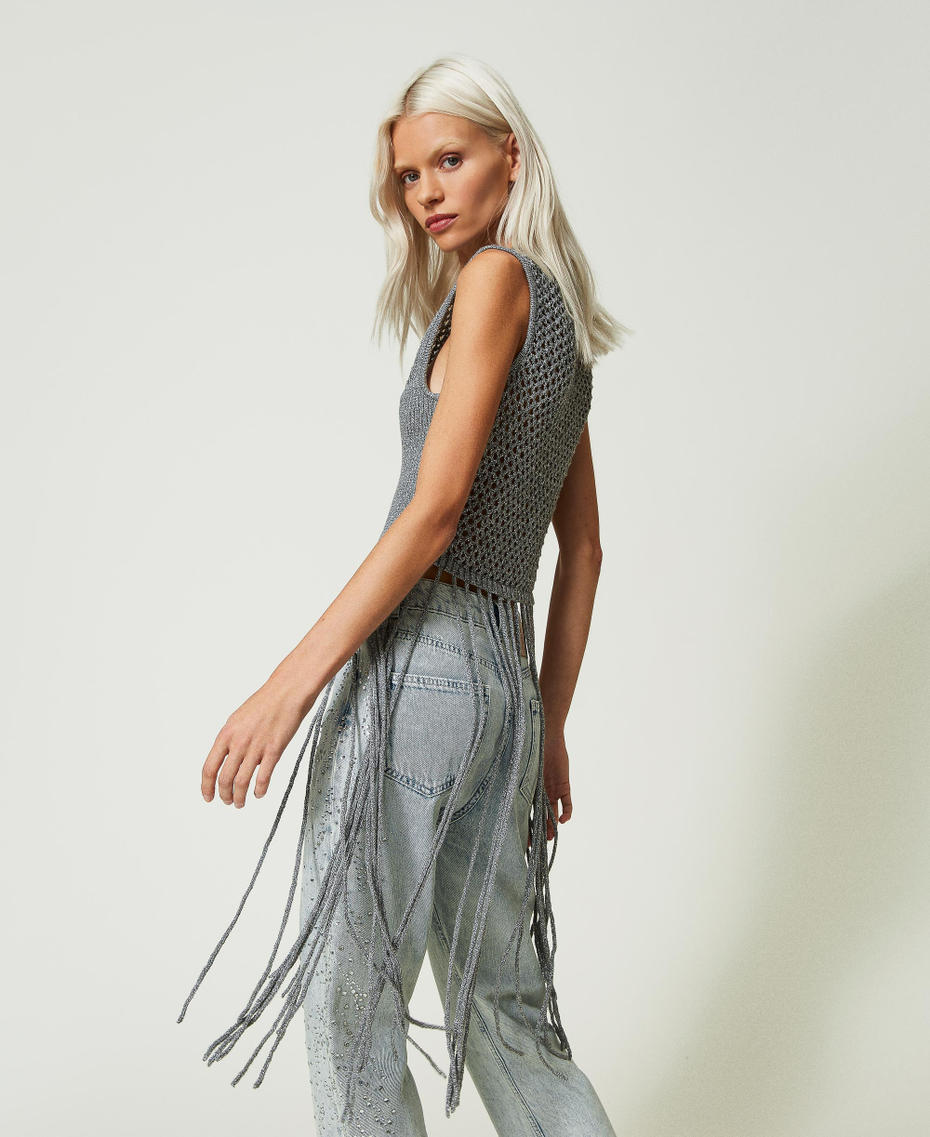 Top en filet lurex avec franges