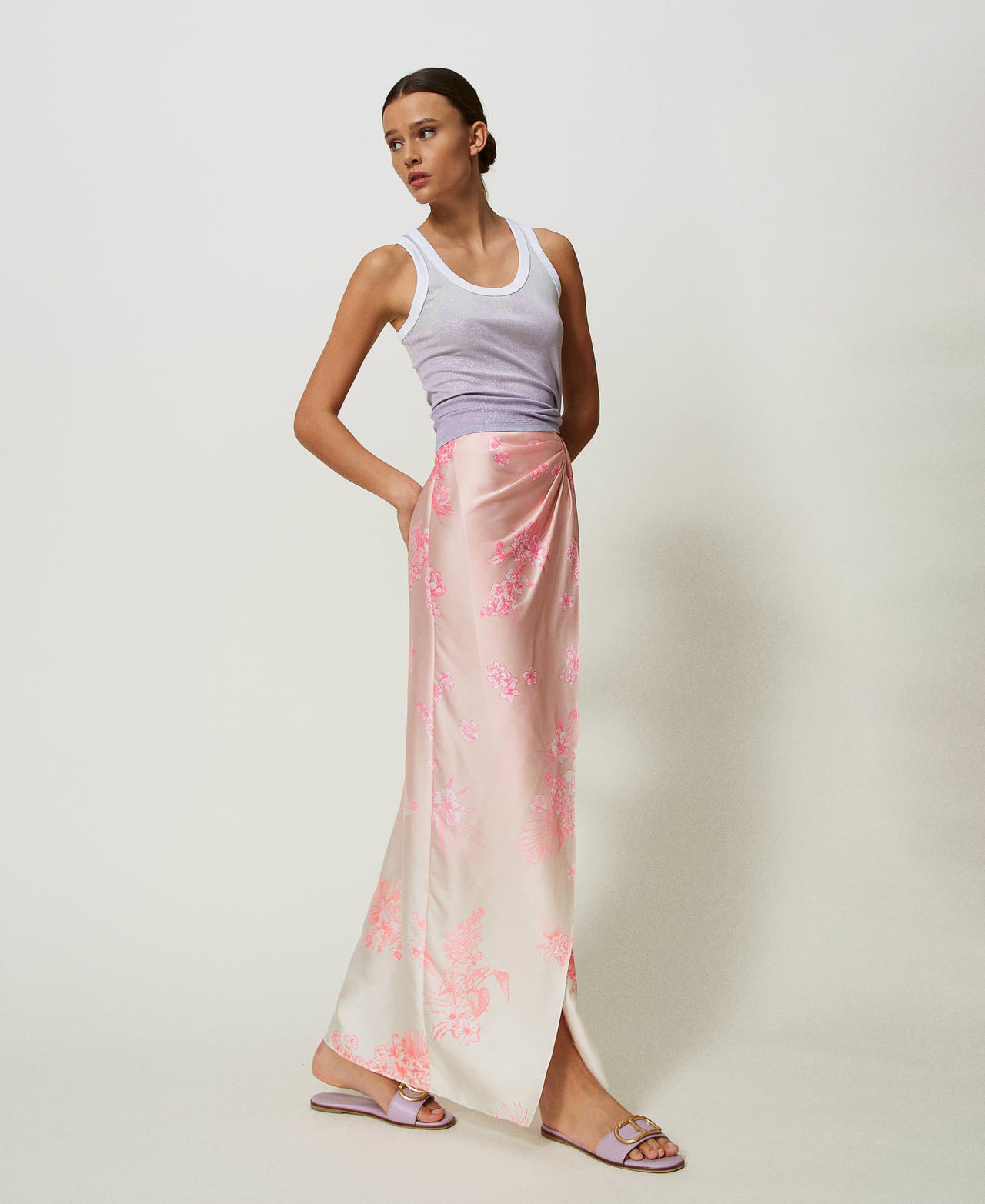 Длинная атласная юбка MYFO с градиентным принтом Принт Флуоресцентный Растушеванные Цветы женщина 241AQ2092-02
